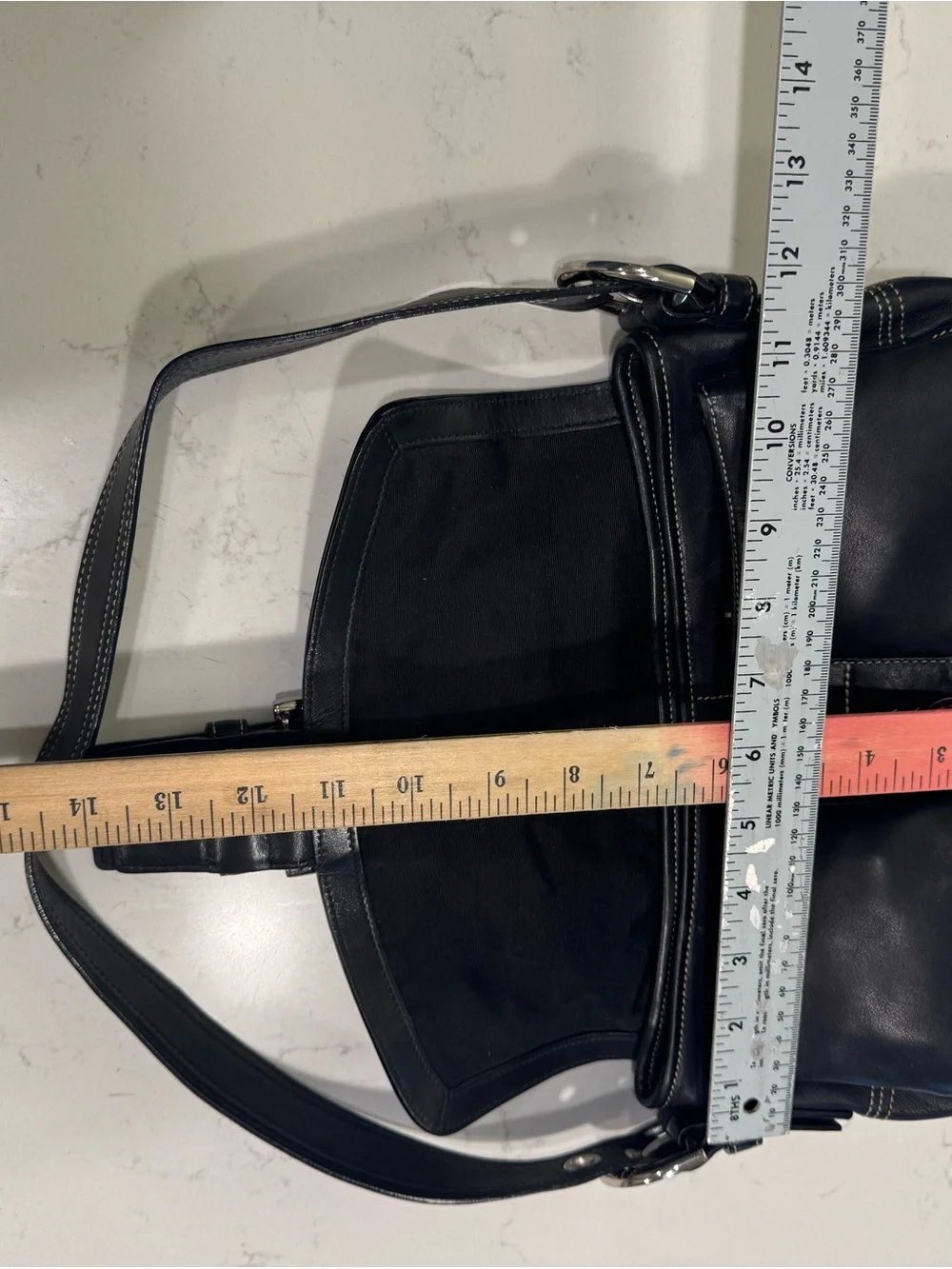 Vintage Coach Black Leather  Bag with Contrast Stitching and Buckle